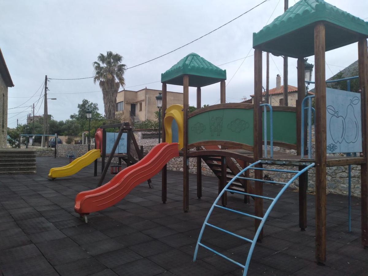 Aspasia House Ойтілон Екстер'єр фото