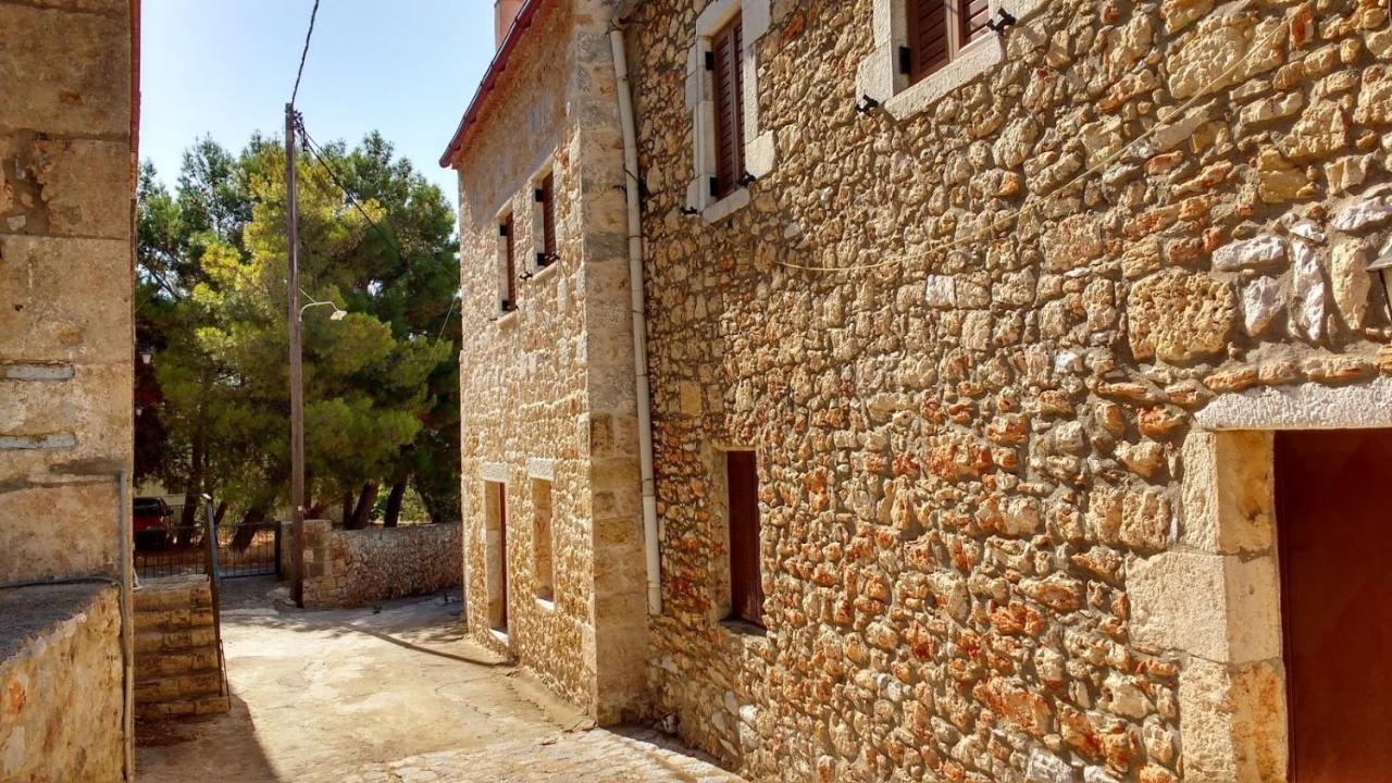 Aspasia House Ойтілон Екстер'єр фото
