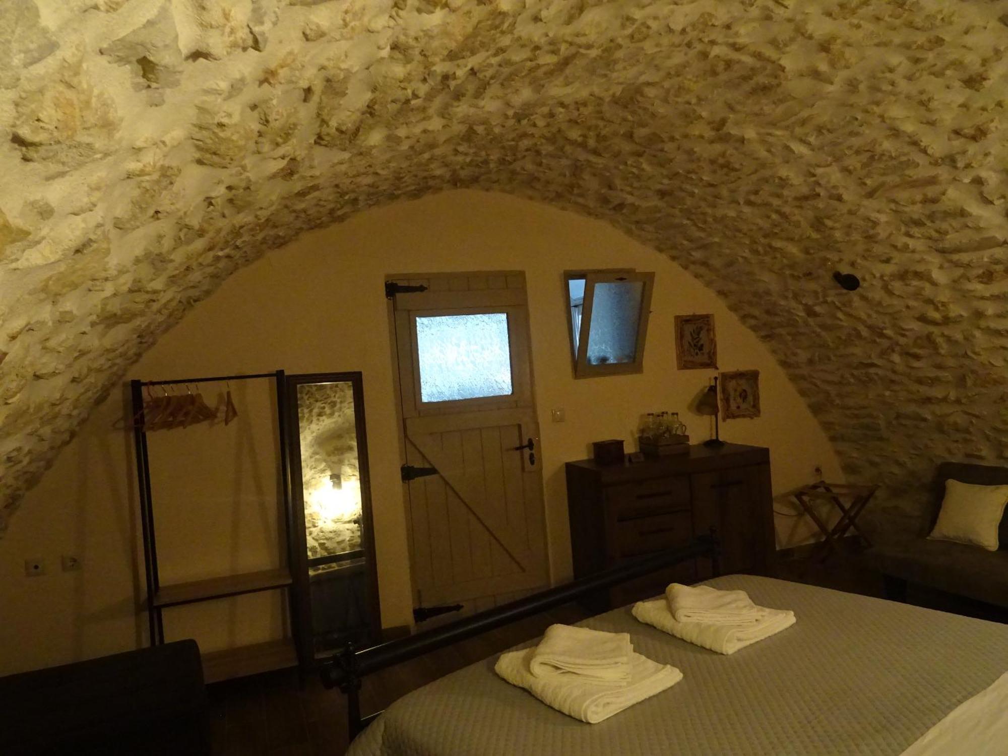 Aspasia House Ойтілон Екстер'єр фото
